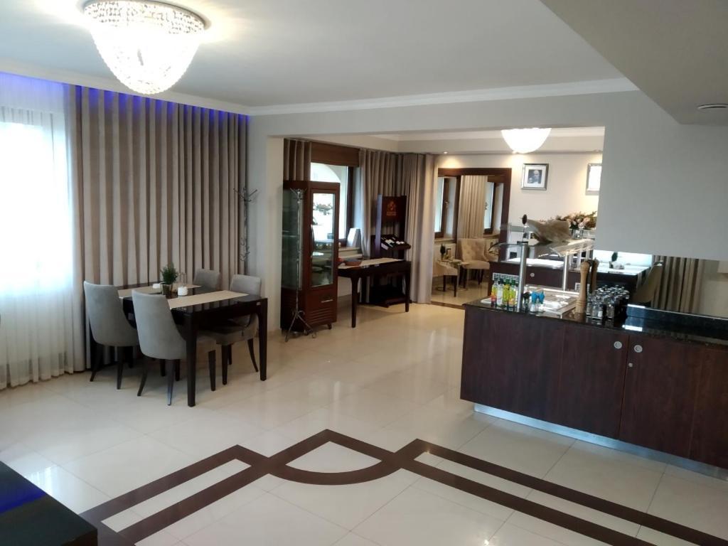 Hotel & Spa Bialy Dom Пжишовіце Екстер'єр фото